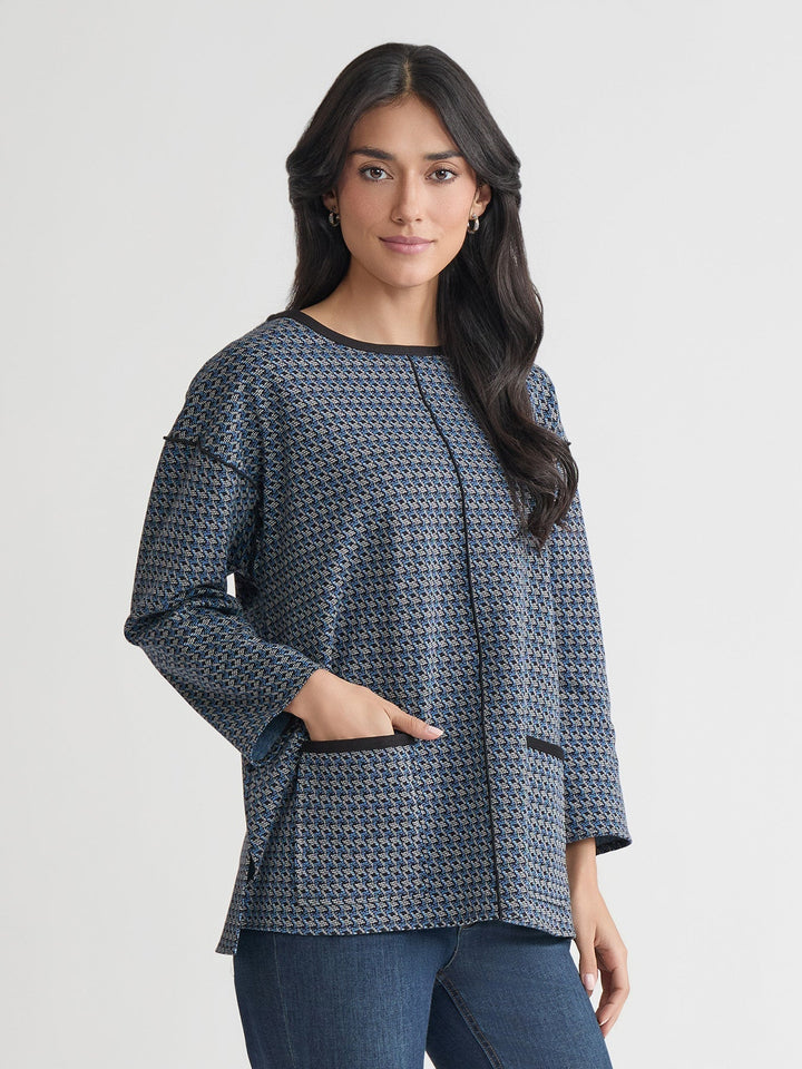 Top donna casual a maniche lunghe, girocollo, ideale per comfort e stile quotidiano. Perfetta come capo base.