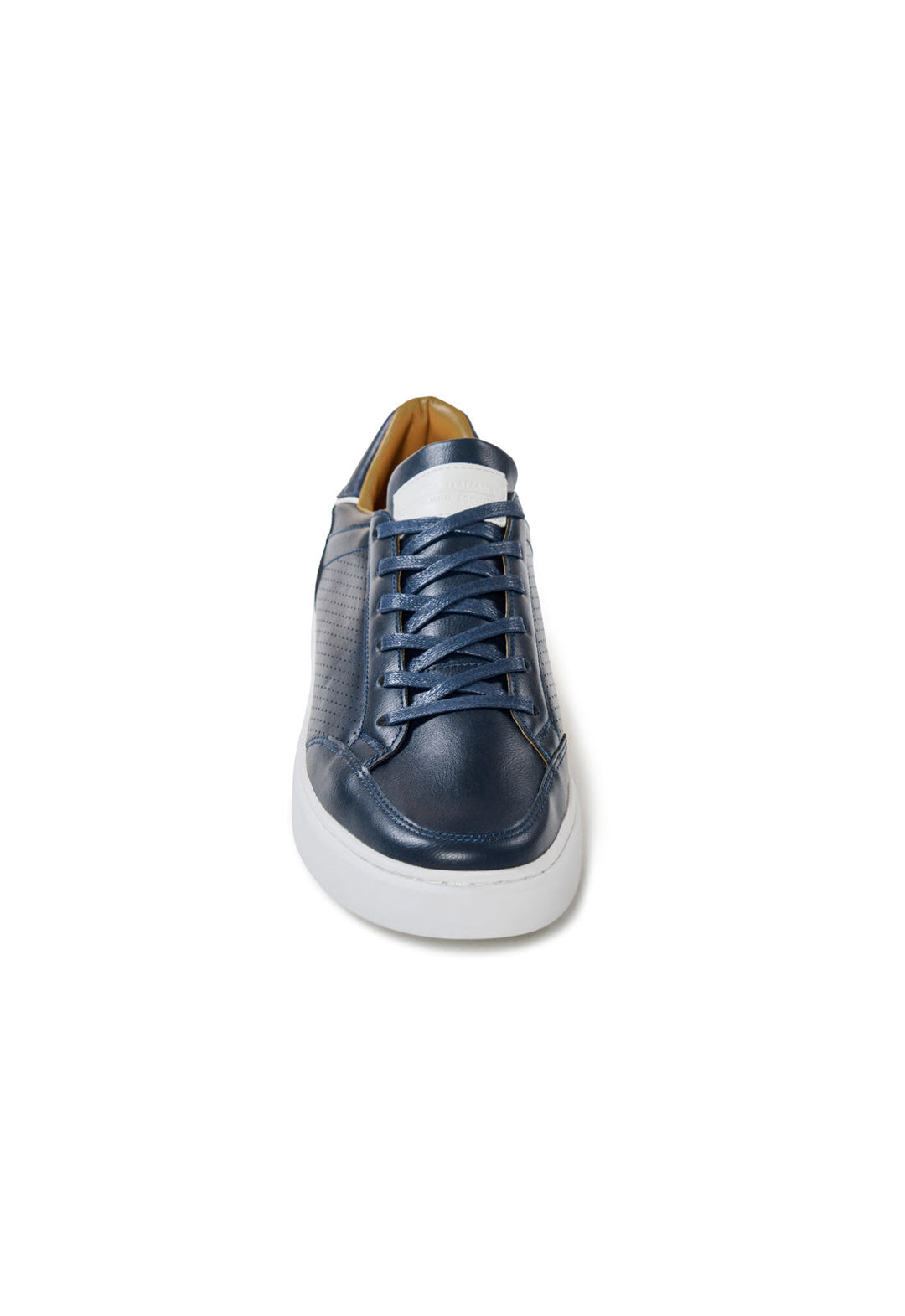 Scarpe basse uomo moderne, sneakers versatili ideali per un tocco di eleganza casual.