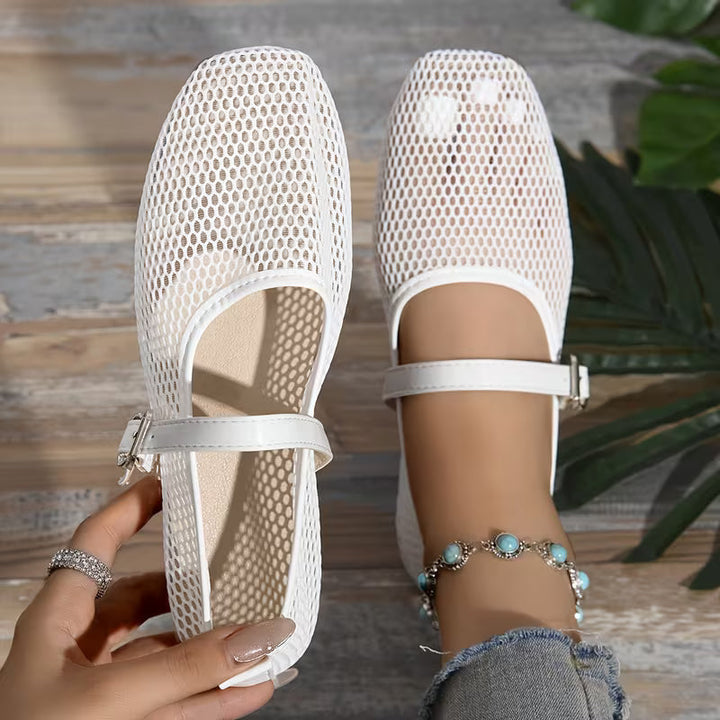 Calzature estive: sandali donna intrecciati, offrono comfort e stile versatile.