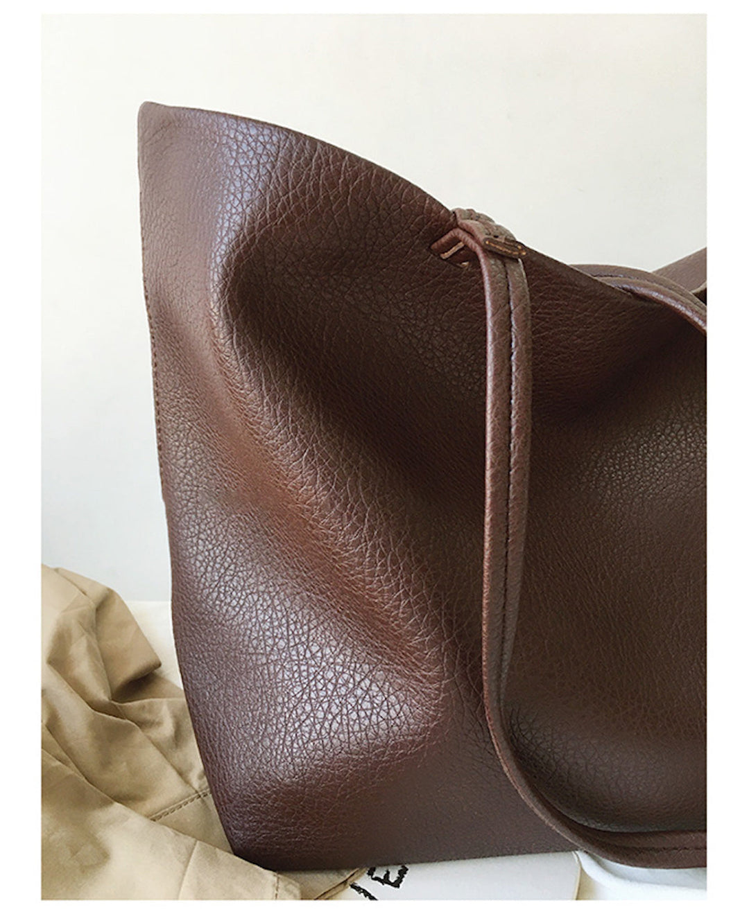 Borsa tote donna per viaggio, robusta e spaziosa, con finitura in pelle sintetica.