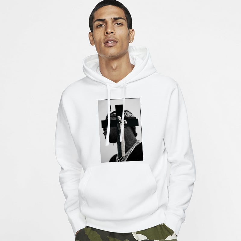 Felpa uomo con cappuccio e stampa, pullover casual versatile per il comfort quotidiano e la moda autunnale.