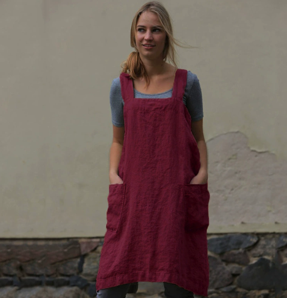 Abito grembiule donna per look casual-chic, comodo e con tasche. Un vestito versatile per la primavera.