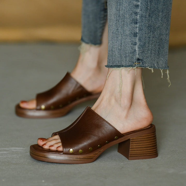 Sandali donna eleganti con tacco largo e punta quadrata neri, perfetti per l'estate alla moda e confortevoli.