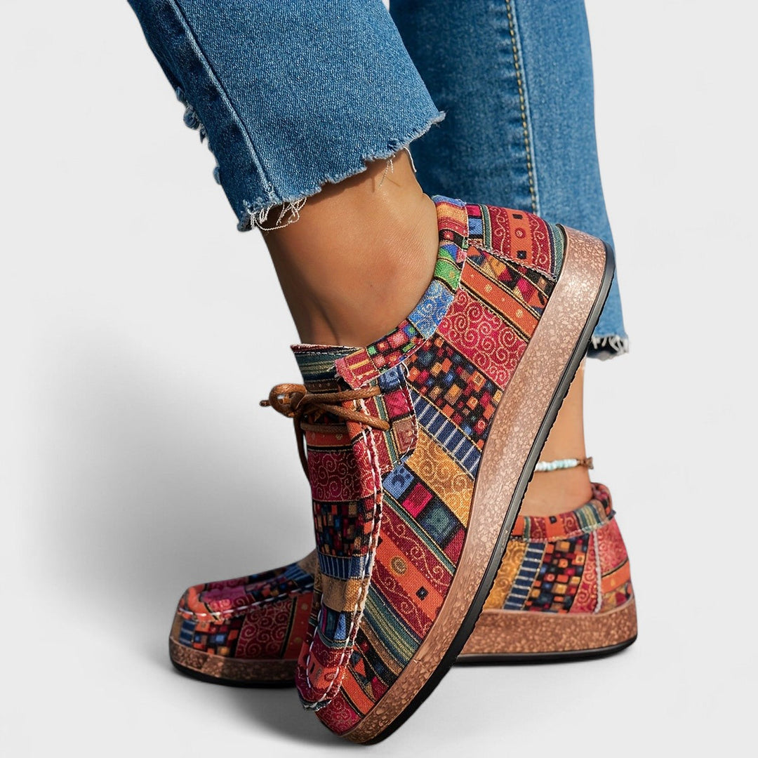Sneakers donna ortopediche, stile casual e moda per comfort. Scarpe comode colorate con lacci.