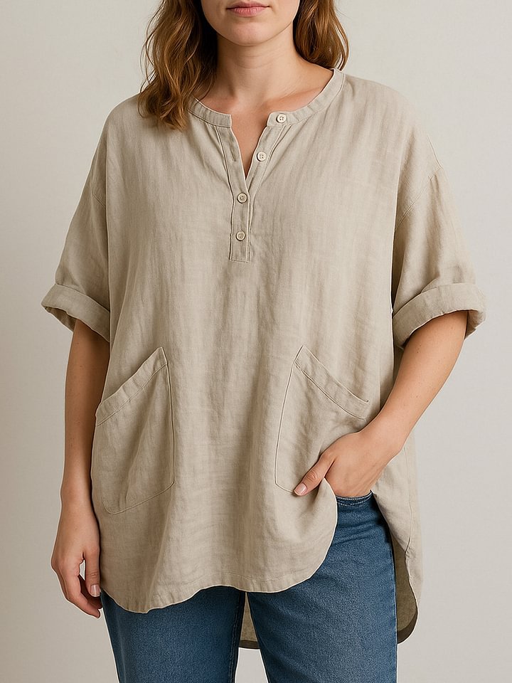 Camicia donna manica corta scollo a V vestibilità ampia. Perfetta per look casual ed eleganti primavera/estate.