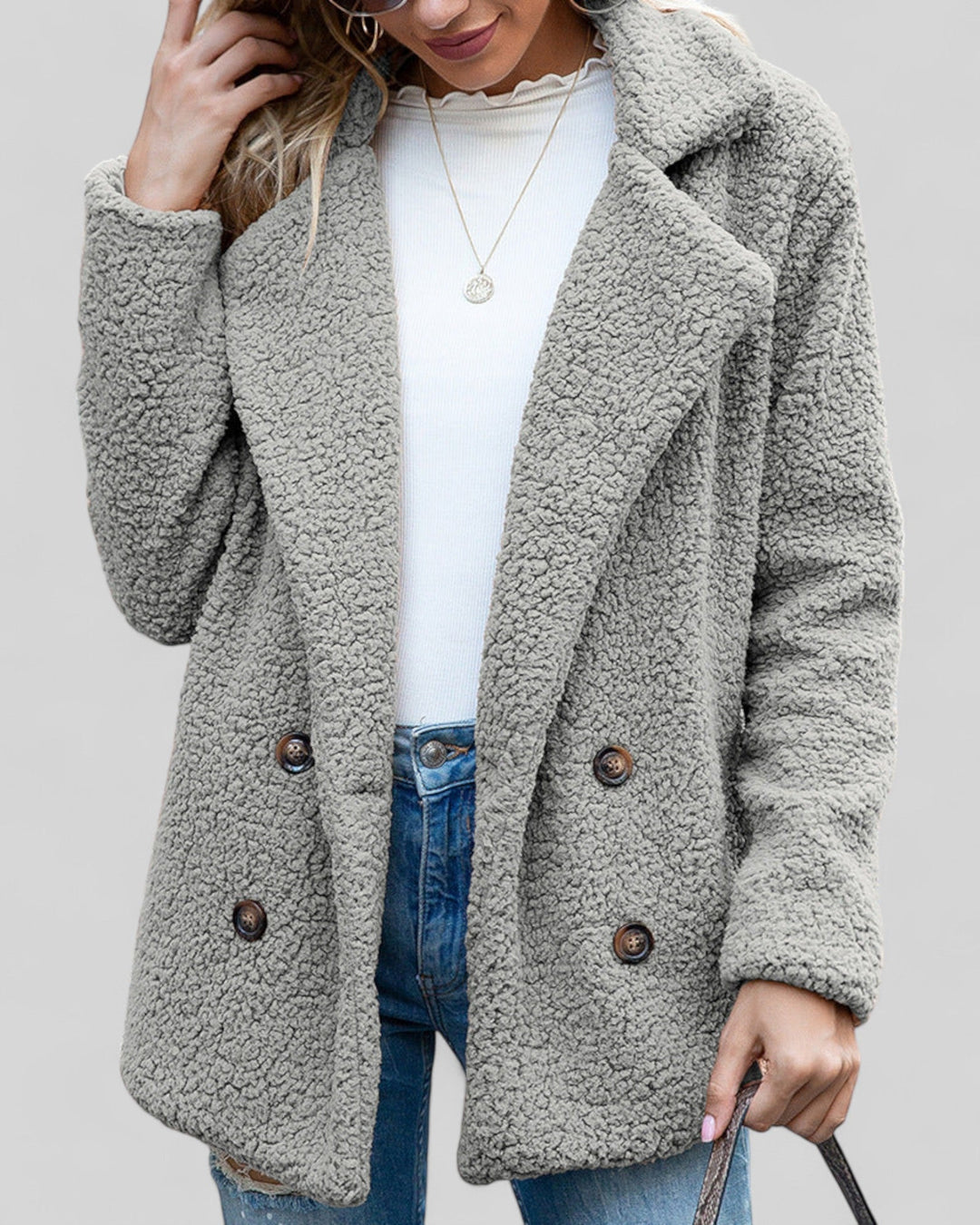 Capispalla femminile morbido e confortevole, cappotto donna moderno per stile ed eleganza.
