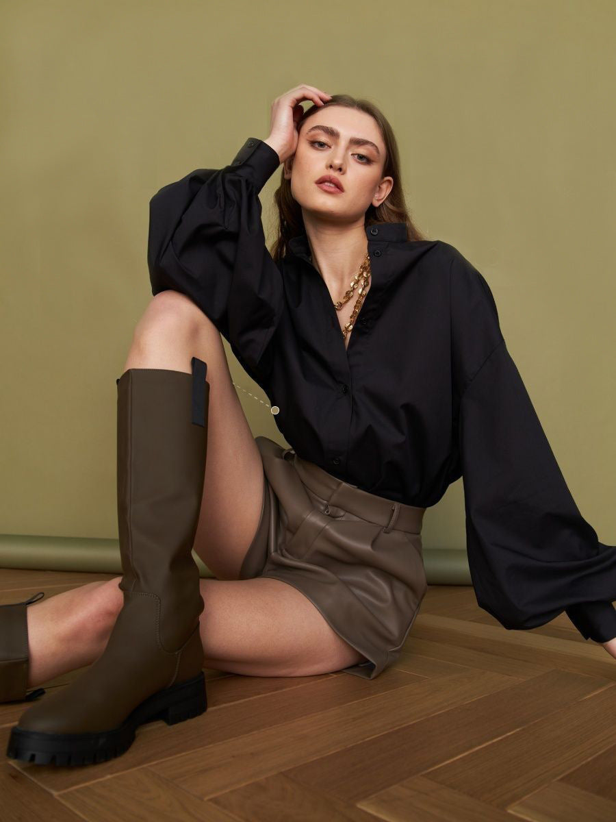 Camicia lunga donna, maniche a sbuffo, elegante motivo ciliegie. Abbigliamento femminile per nuovi arrivi di moda.