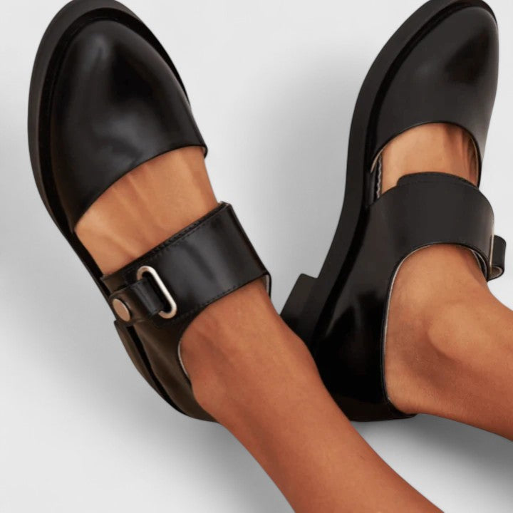 Ballerine donna Mary Jane nere classiche con fascia elegante e tacco basso per comfort quotidiano e stile versatile.