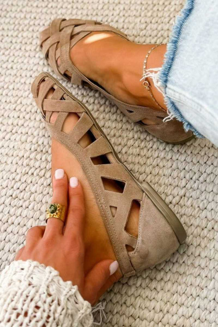 Comodi sandali donna piatti e intrecciati, scarpe estive per ogni occasione, moda e funzionalità.
