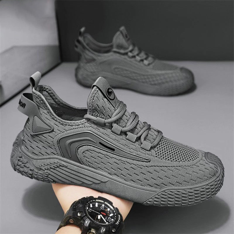Scarpe basse sportive uomo beige, suola piatta e punta tonda. Garantiscono comfort e stabilità.