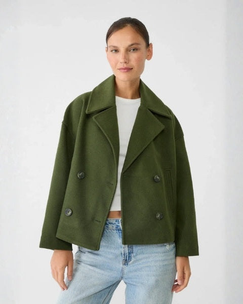 Giacca cappotto donna corta doppiopetto, con design elegante e effetto lana, per l'inverno.
