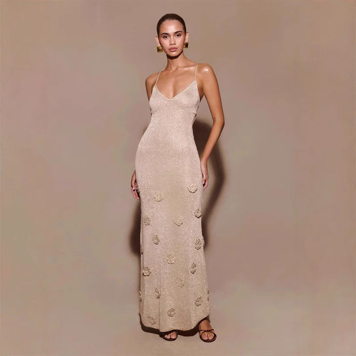 Elegante abito donna floreale per la sera, realizzato all'uncinetto con brillanti paillettes. Per feste e occasioni.