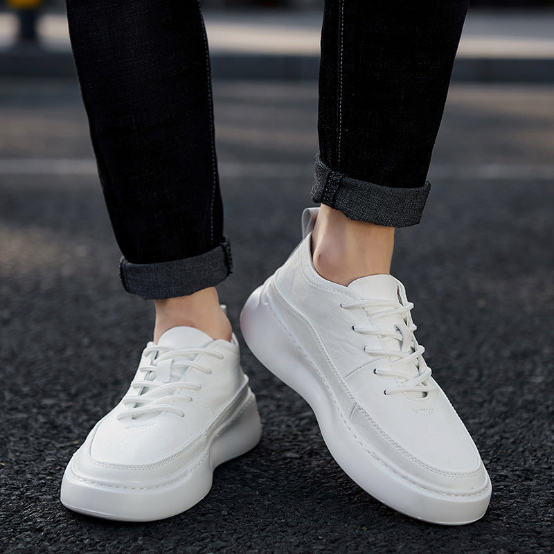 Scarpe uomo con lacci, stile sportivo ed elegante, perfette per comfort in passeggio e moda urbana.