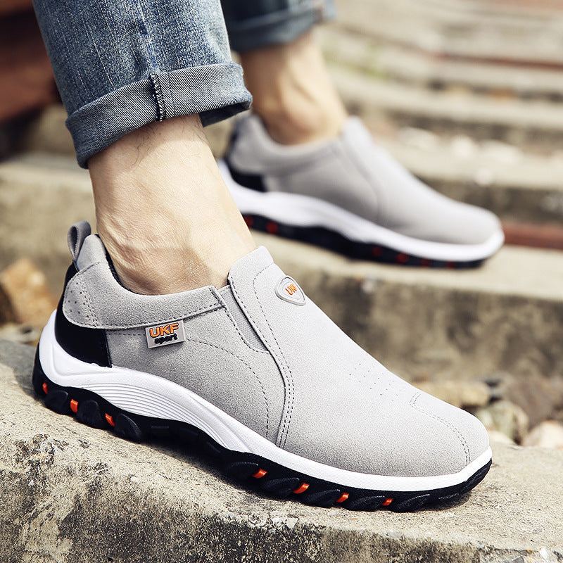 Scarpe basse uomo blu scuro slip-on, leggere e comode per outdoor e uso quotidiano.
