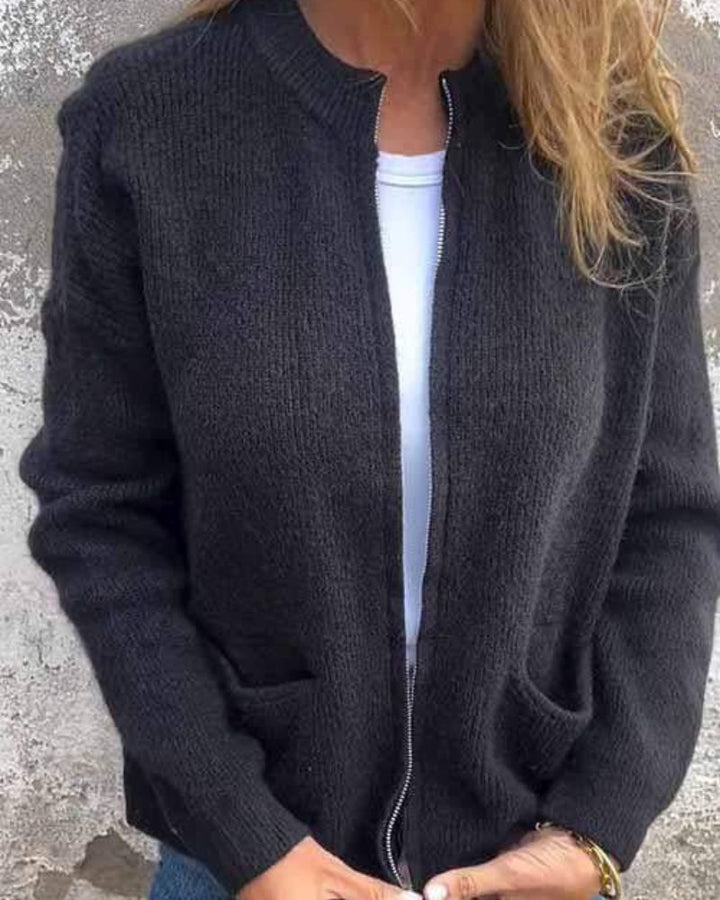 Cardigan donna oversize, ideale per uno stile casual chic. Abbigliamento femminile leggero per autunno/primavera.
