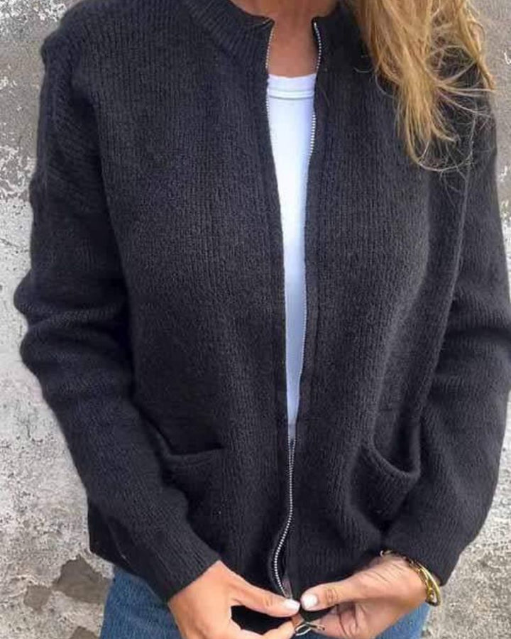 Cardigan elegante da donna, leggero e pratico. Perfetto per la moda femminile e look versatili in vari colori.