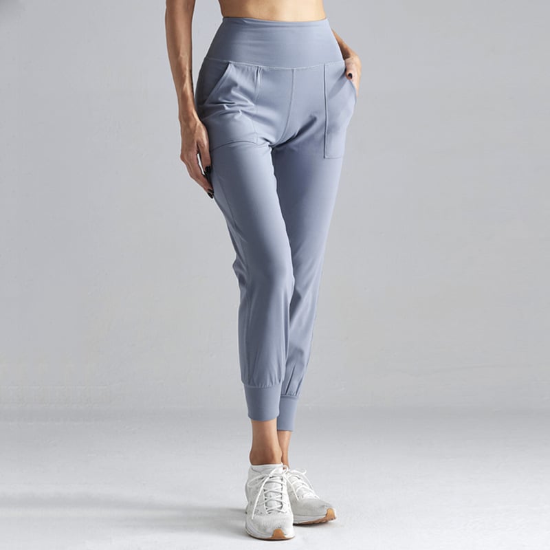 Capri fitness donna elasticizzati e comodi, perfetti per pilates e abbigliamento sportivo.