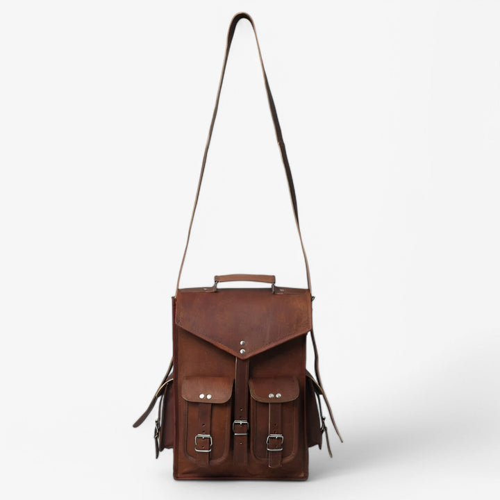 Borsa a spalla nera da donna, capiente e pratica, ideale per contenere tutto l'essenziale con stile.