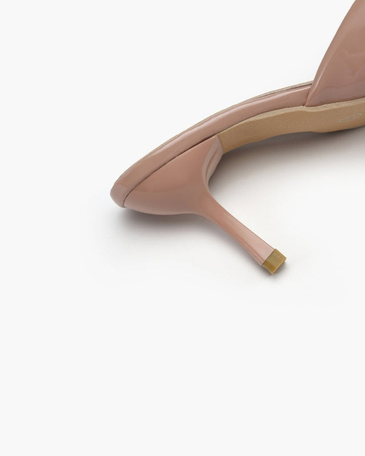 Sandali bianchi donna eleganti, tacco basso kitten heel, perfetti per un look chic.