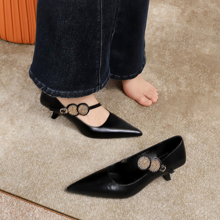 Décolleté donna eleganti con tacco a spillo, punta affusolata e cinturino, perfette per feste e cerimonie.