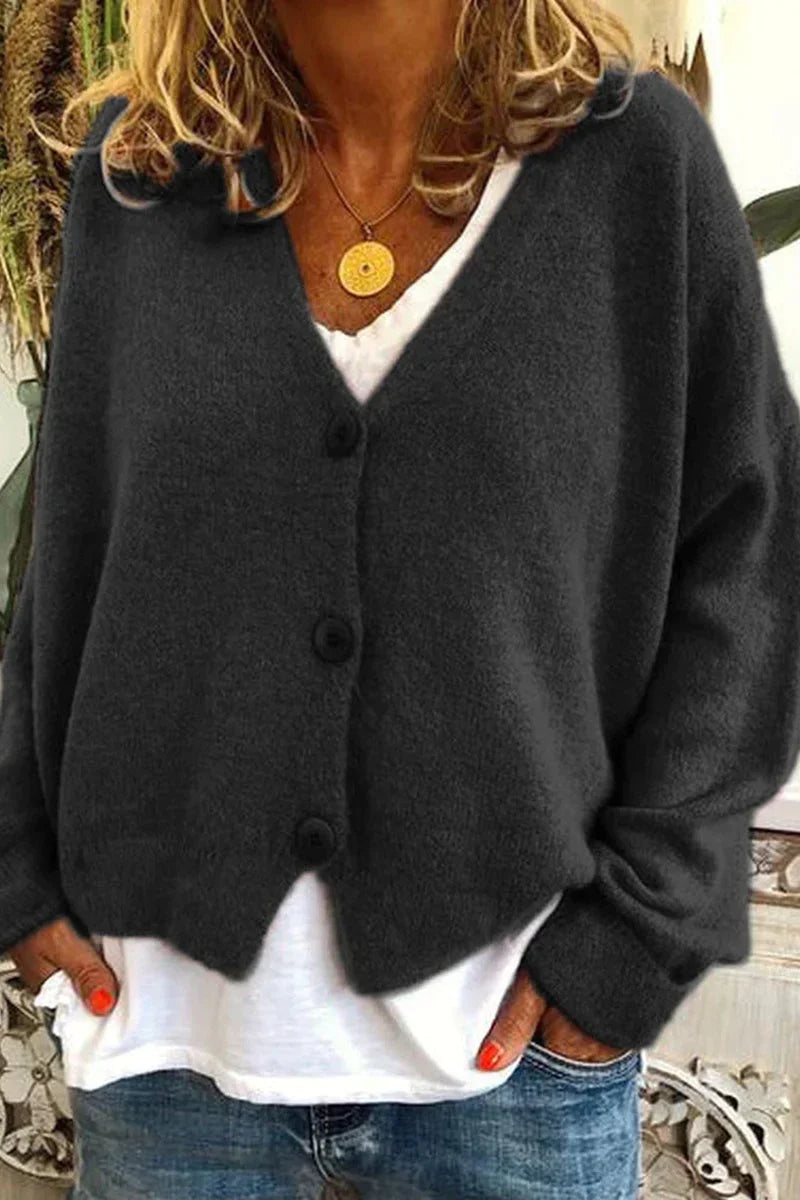 Cardigan donna in maglia, caldo e casual, perfetto per le giornate fredde, stile versatile.