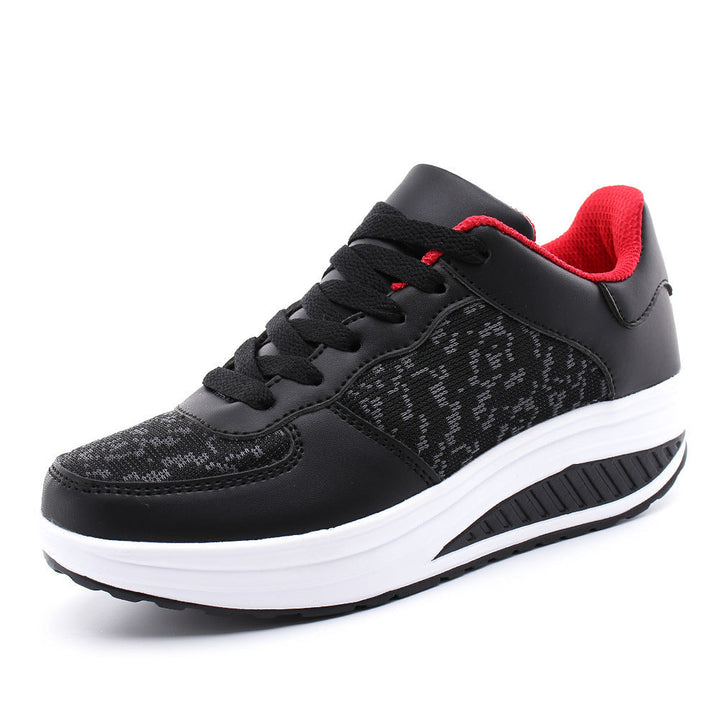 Sneakers platform donna moderne con suola alta, design traspirante e colori bianco, grigio, rosso per il quotidiano.