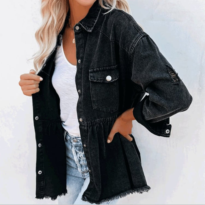 Giacca donna nera in denim casual con colletto revers e orlo grezzo. Perfetta per primavera/autunno.