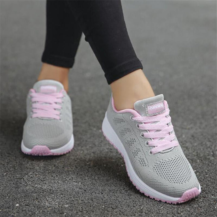 Scarpe donna casual con lacci, design traspirante per massimo comfort durante passeggiate e uso quotidiano.
