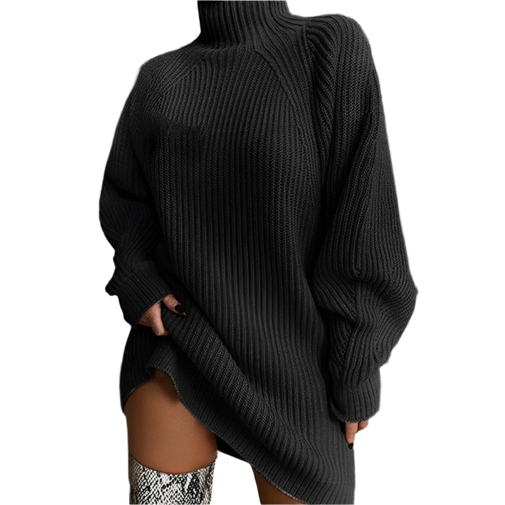 Abito maglione invernale donna oversize con collo alto, moderno e confortevole per le giornate fredde.