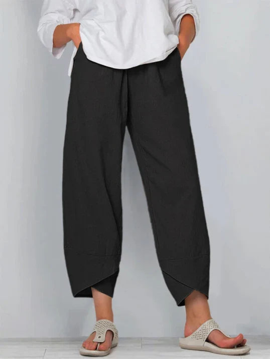 Moda femminile: pantaloni estivi leggeri e cropped, offrono stile e massimo comfort per l'estate.