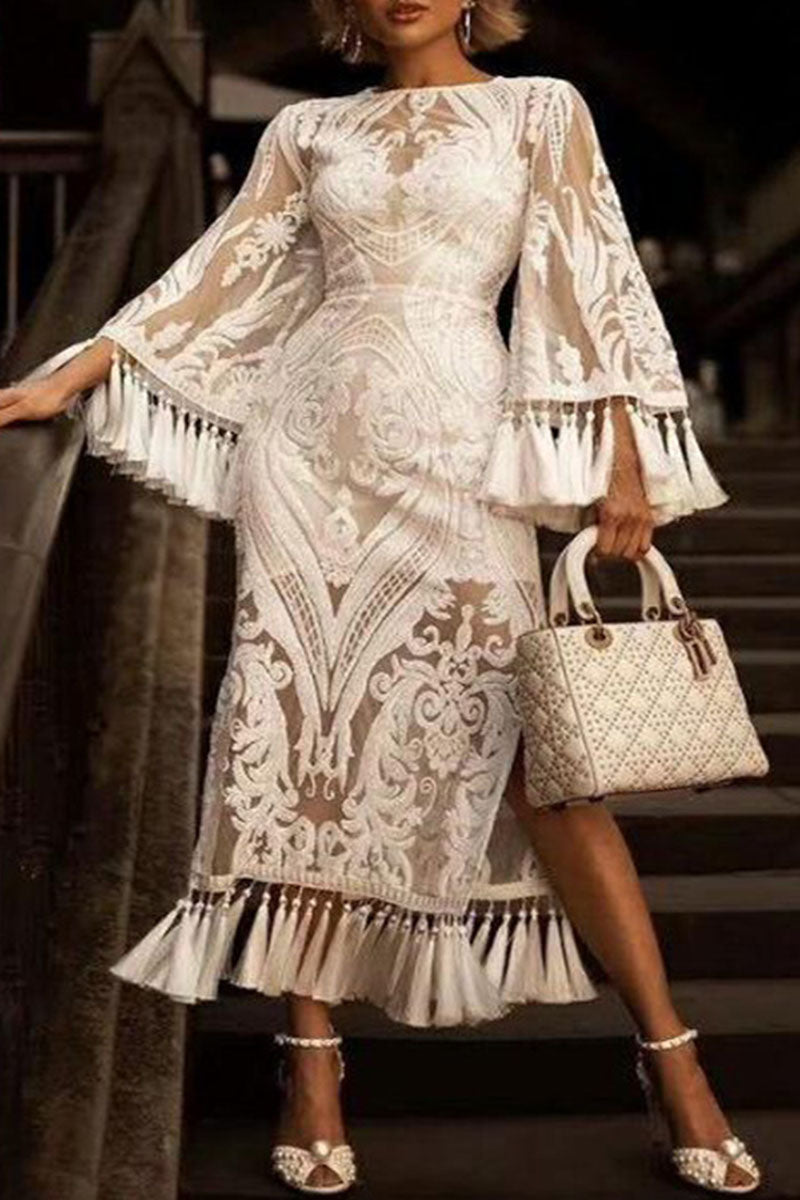 Vestito dritto donna autunnale bianco con patchwork, nappe e spacco, stile casual-elegante, lunghezza mid-calf.
