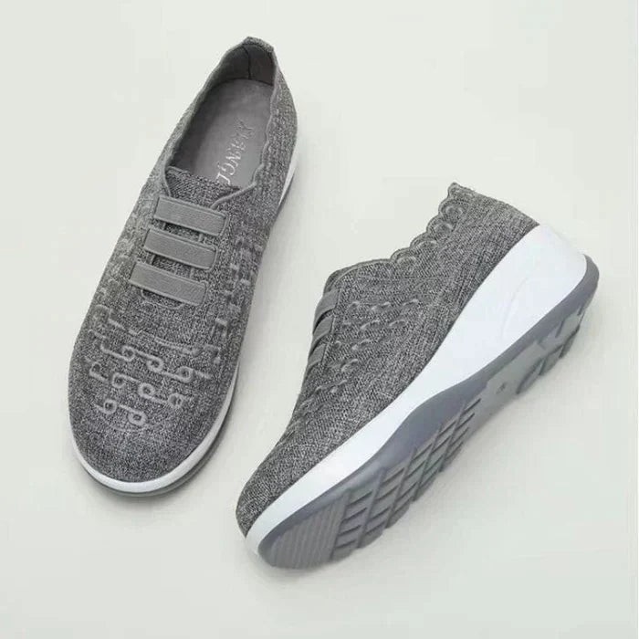 Calzature estive uomo, design slip-on, massimo comfort e supporto per i piedi.