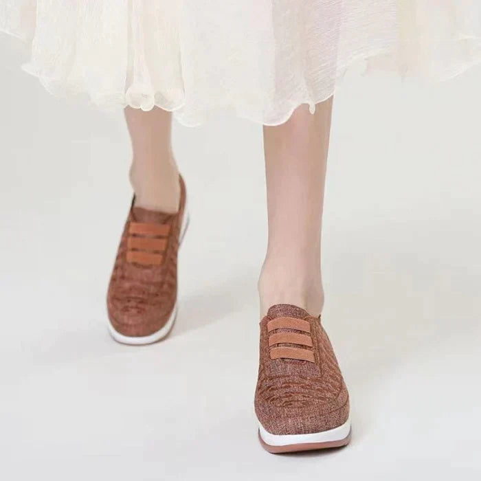 Calzature estive uomo casual, con suola ammortizzata per comfort ottimale.