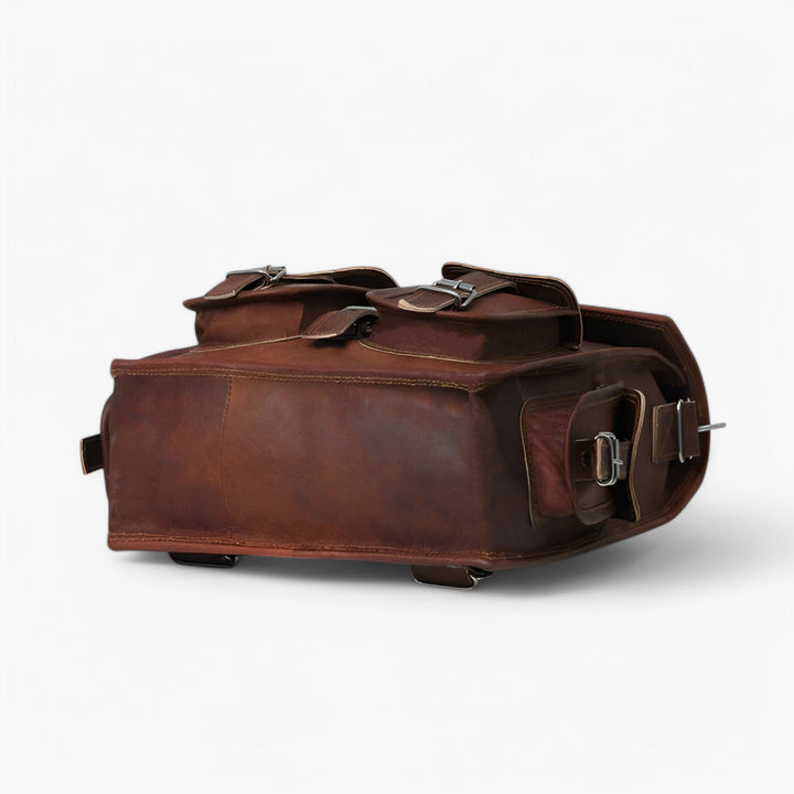 Borsa a spalla convertibile nera per donna, accessorio moda pratico e chic, perfetta per un look urbano.