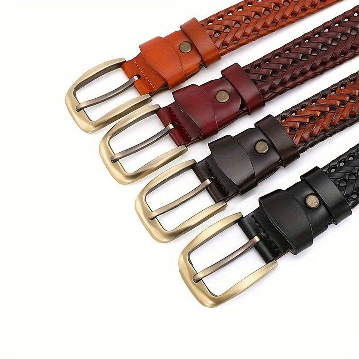 Cintura uomo in pelle intrecciata, accessorio casual ed elegante per la moda maschile di qualità.
