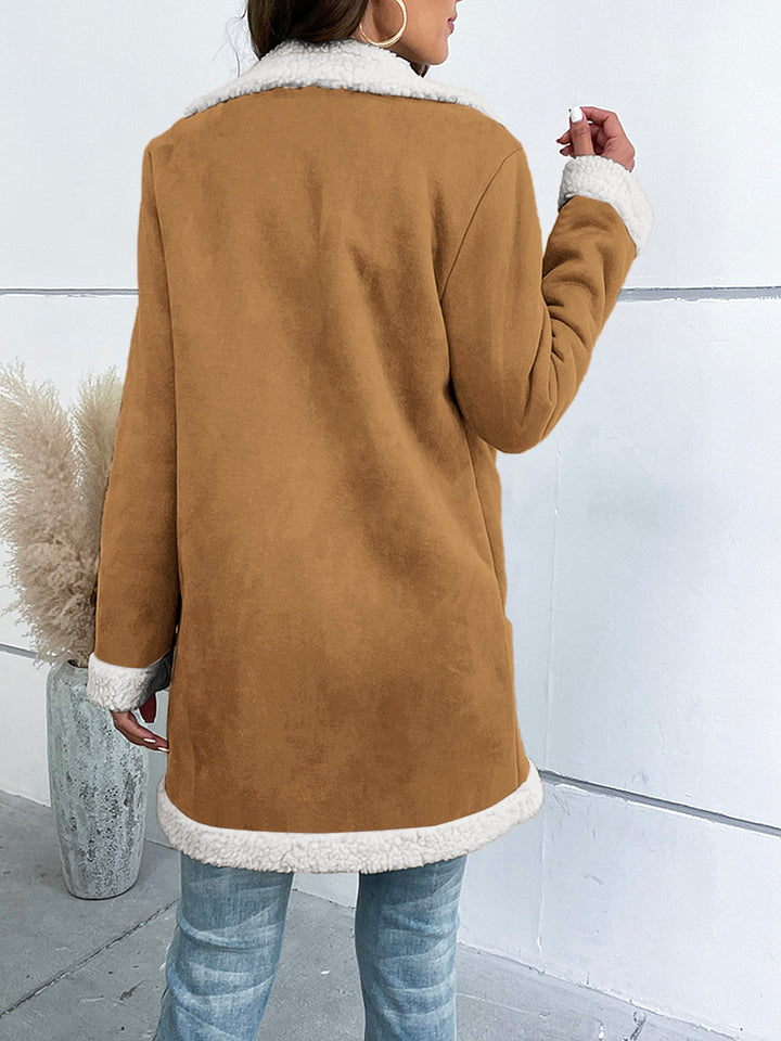 Cappotto invernale lungo donna, elegante con revers, ottimo per moda femminile, caldo e versatile outerwear.