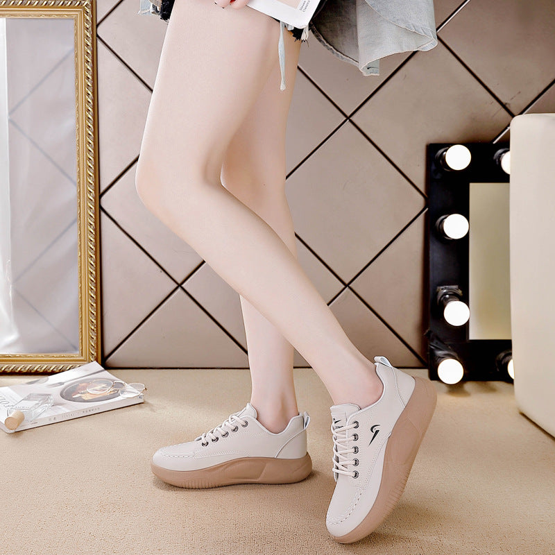 Scarpe décolleté donna, eleganti e comode. Modello a punta affusolata con tacco basso, perfette per la moda donna.