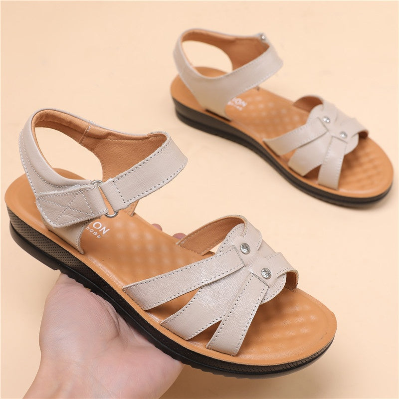 Scarpe basse donna con comodo velcro. Punta tonda e design piatto per un comfort duraturo. Calzature quotidiane.