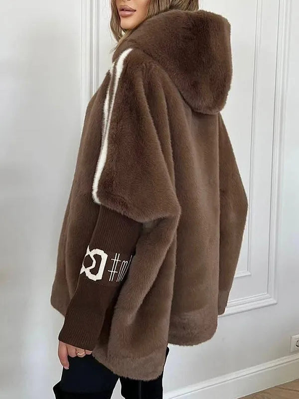 Donna, cappotto invernale casual-elegante, oversize, con cappuccio e maniche a contrasto. Molto caldo.