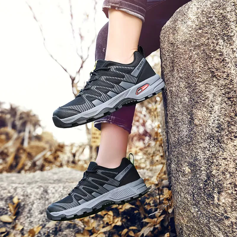 Scarpe ortopediche da uomo per sport e camminata, offrono supporto e comfort ammortizzato.