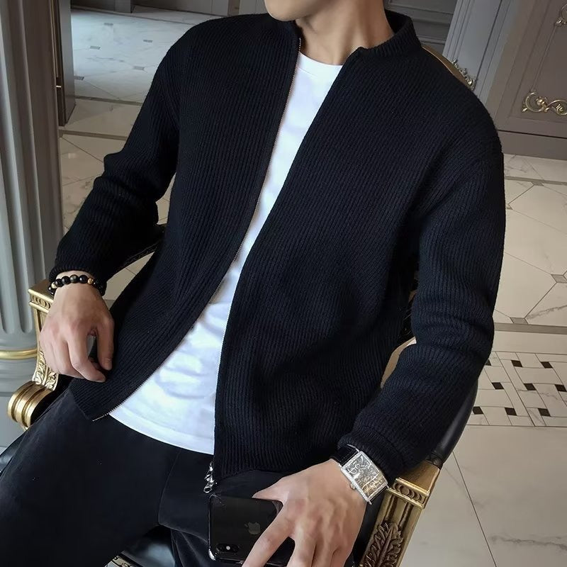 Maglione cardigan uomo a zip in tinta unita, morbida maglieria per l'inverno. Stile essenziale e caldo.
