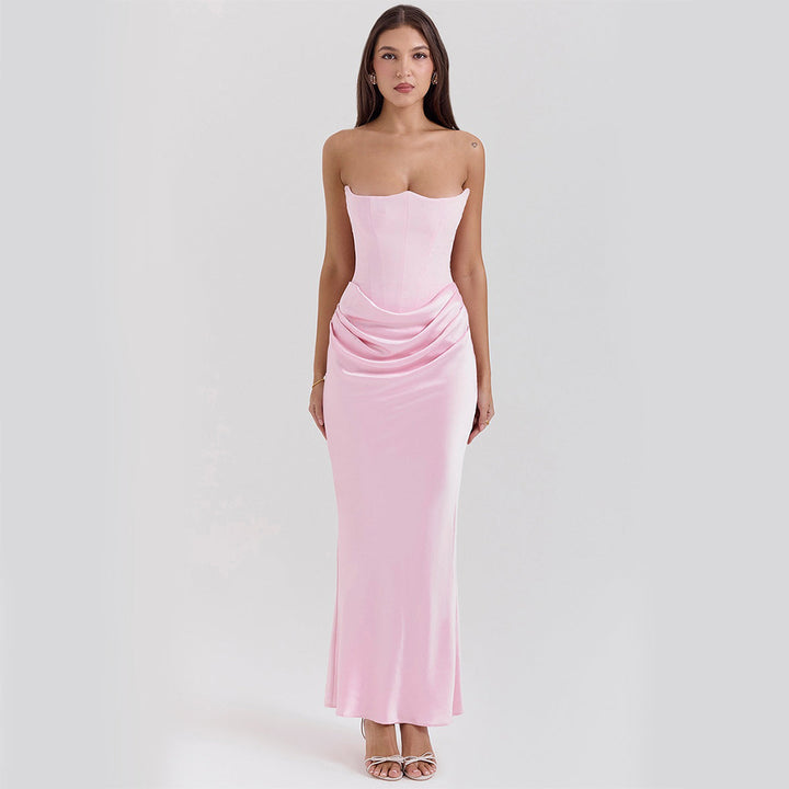 Abito da sera lungo con scollo elegante e schiena scoperta, perfetto per donna, gala ed eventi.