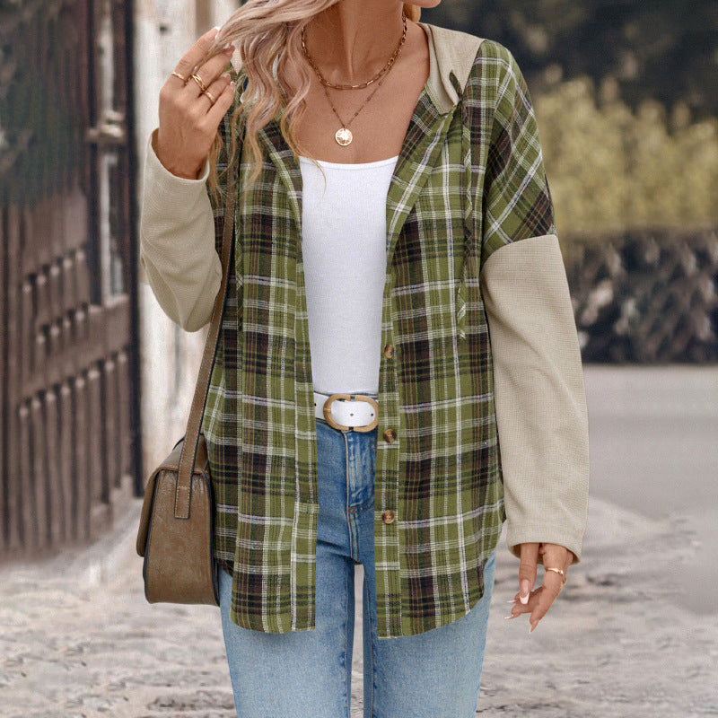 Camicia lunga da donna a quadri verdi, vestibilità rilassata, maniche lunghe, perfetta per un look casual comodo.