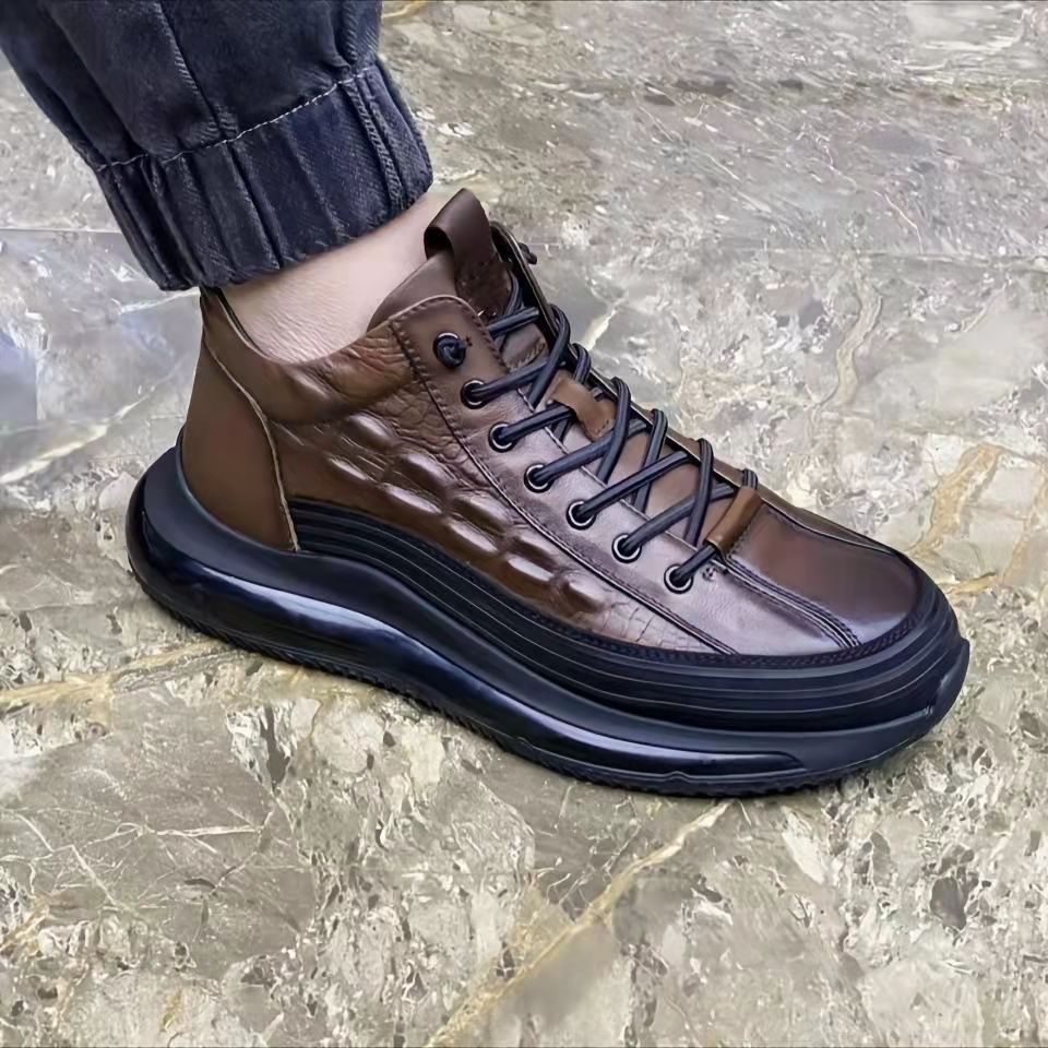 Scarpe uomo casual nere invernali con cuscinetto d'aria e suola antiscivolo. Ideali per comfort e sicurezza.