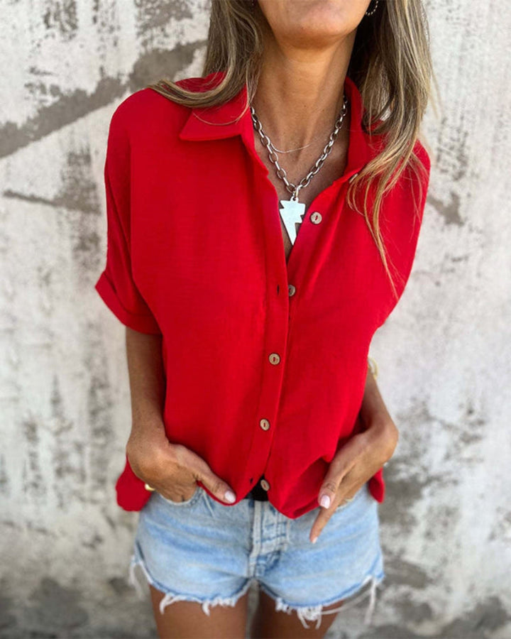 Camicetta estiva donna leggera e versatile, perfetta per primavera/estate. Look fresco e alla moda.