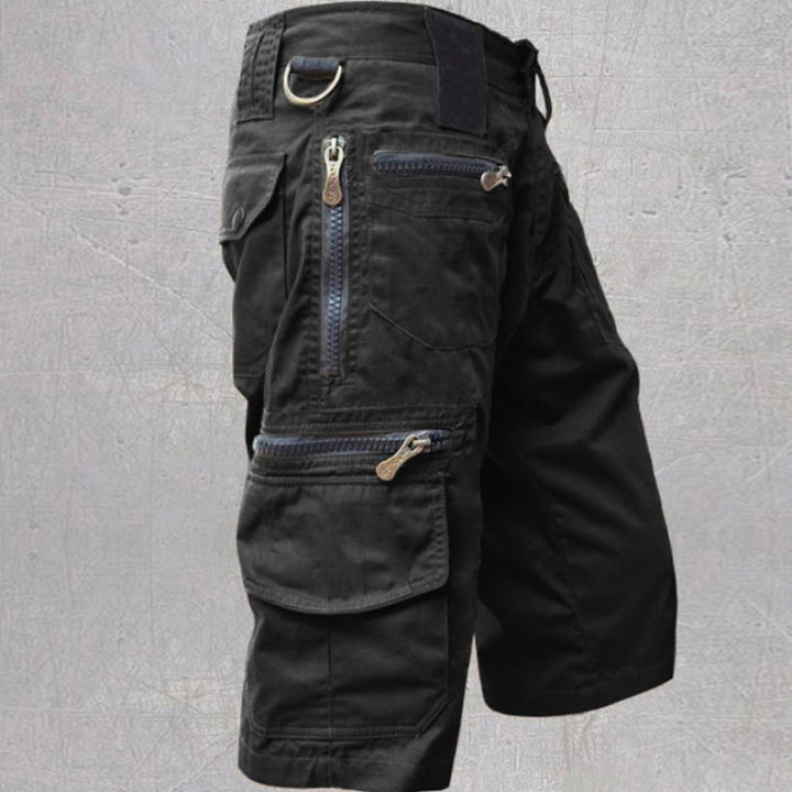 Bermuda cargo uomo grigio, comodo e casual, con tasche laterali perfette per l'estate e il tempo libero.