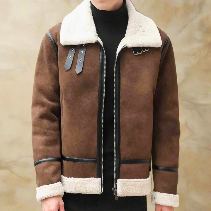 Elegante cappotto invernale da uomo con cintura, perfetto per un look maschile classico.