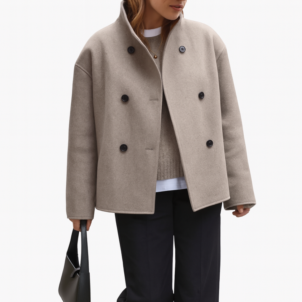 Cappotto donna doppiopetto oversize taupe. Giacca elegante ma casual, ideale per moda autunno e primavera.