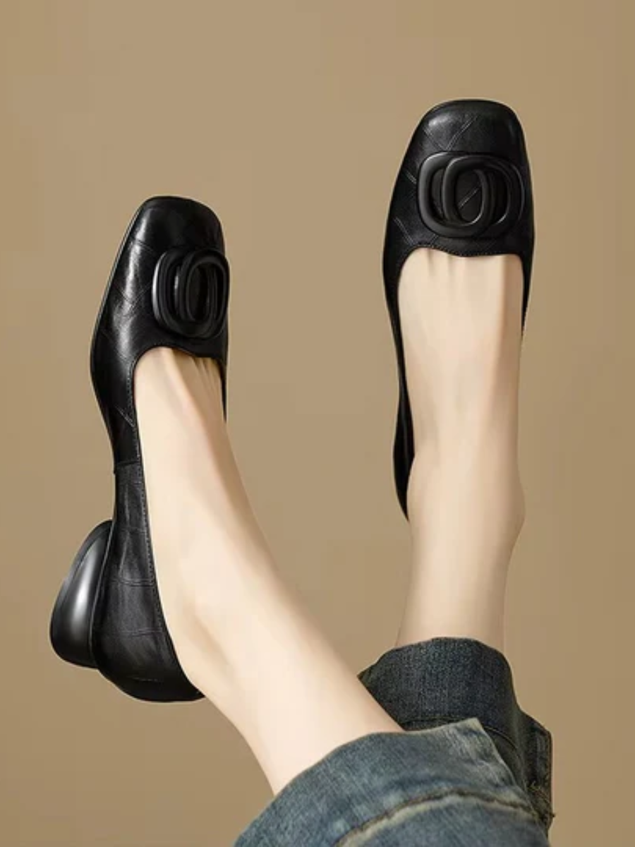 Ballerine donna con punta quadrata, scarpe basse slip-on eleganti per comfort quotidiano e look casual chic.
