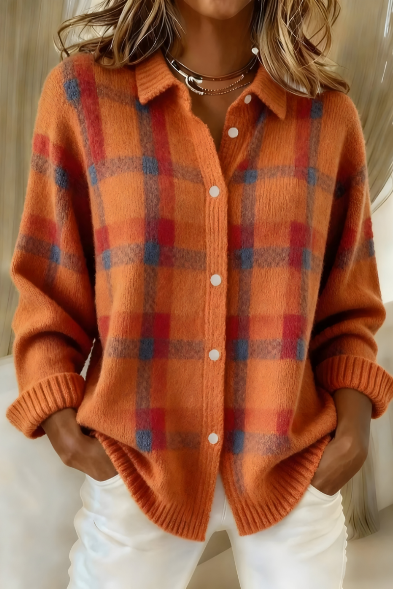 Cardigan morbido a quadri da donna, perfetto per comfort accogliente e stile casual o elegante in autunno.